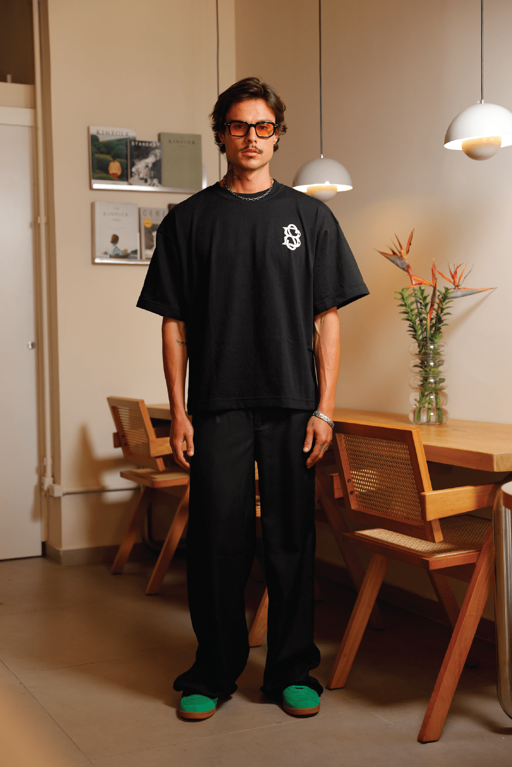 Roses Tee Boxy Preto
